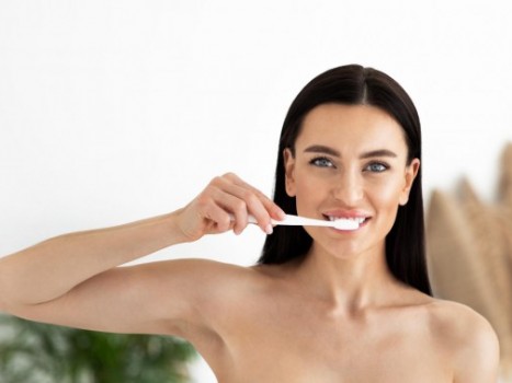 Izbeljivanje zuba kod kuće- lako i brzo uz proverene preparate