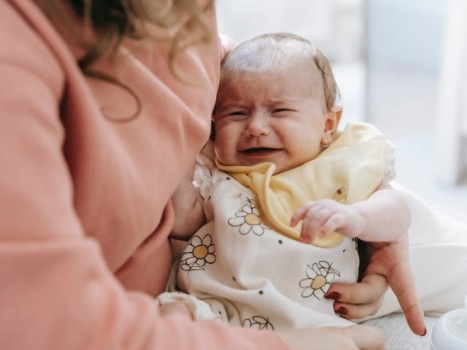 Kako umanjiti grčeve kod beba