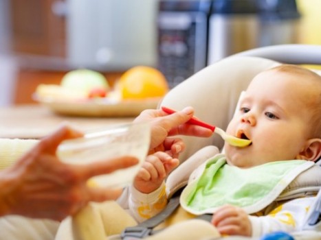 Kako animirati bebu da jede ako odbija hranu?