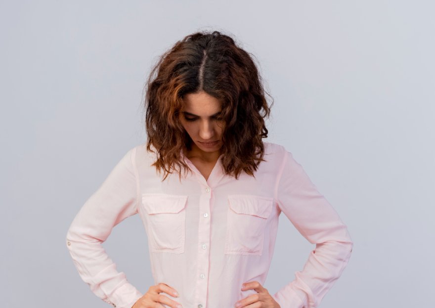 Žena ima probleme sa slabom bešikom