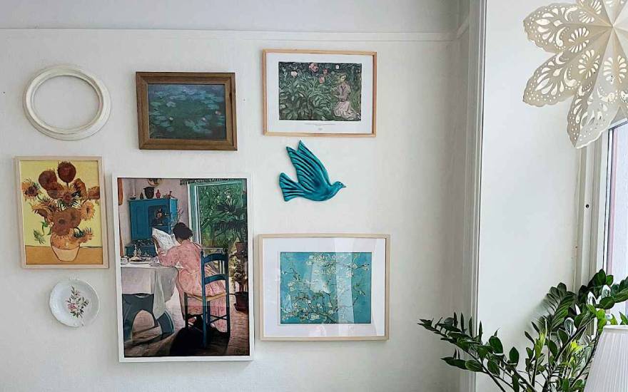 Galerijski zid iznad kauča
